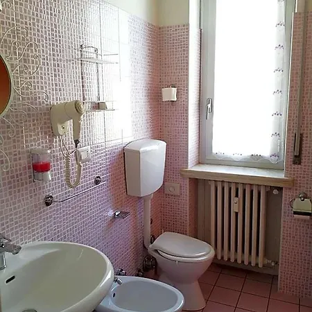 Serenella Hotel 2*
